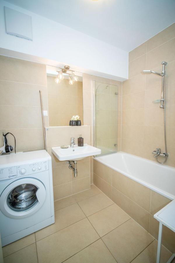 Room4art Nr.6 In Center Air-conditioned Apartment *